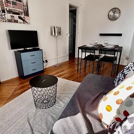 Quiet Near Paris & La Defense Appartement *